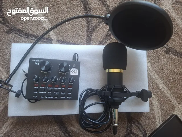 مايكرفون ومسكسر واستاند تصوير فولاز غير قابل للكسر وسماعه و2 صنيه حامله للادوات ومشتملات مع الميكسر