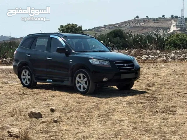 هونداي سنتافي 2008، سيارة عائلية مناسبة، ثابتة على الشارع، وعزمها قوي ما شاء الله