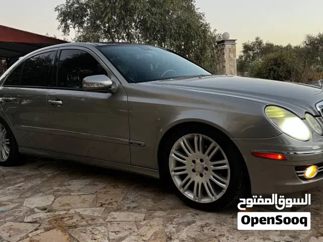 2008 مرسيدس بنز الفئة-E E 200