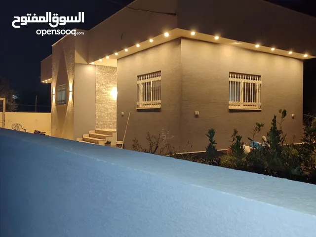 بيت مستقل مكون من بناء 180 متر