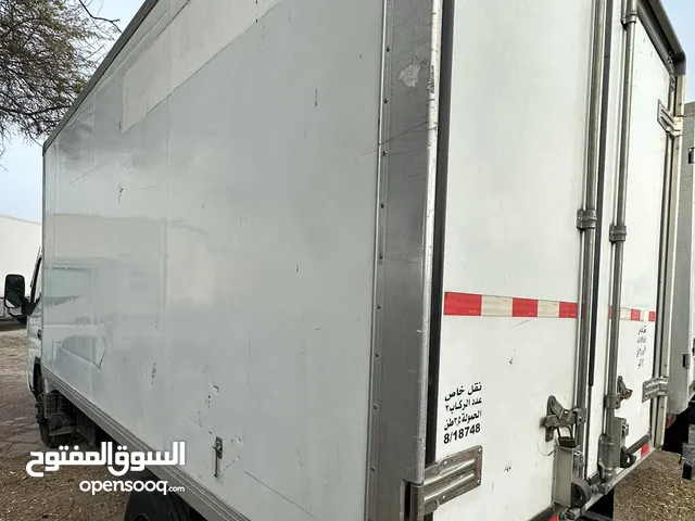 Box Isuzu 2010 in Kuwait City