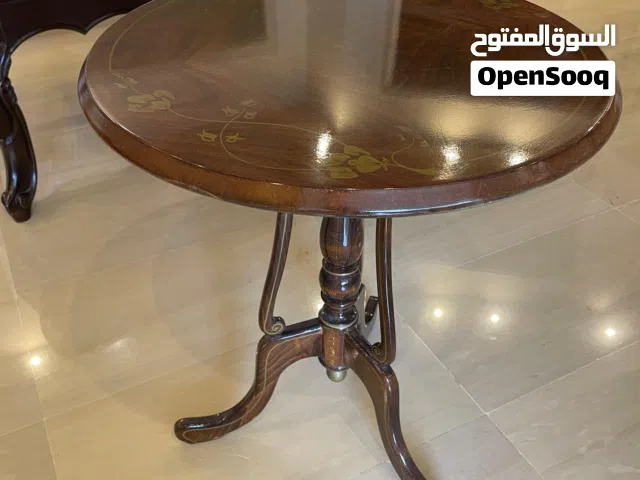 طاولة بحالةجيدة جدا