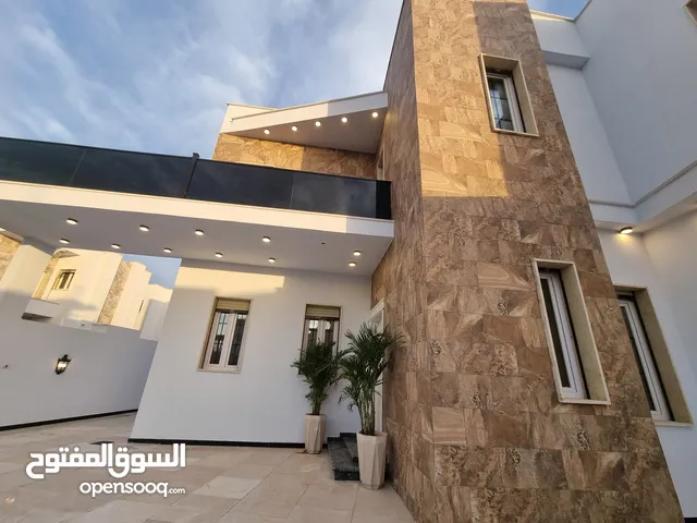 400 m2 More than 6 bedrooms Townhouse for Sale in Tripoli Ain Zara