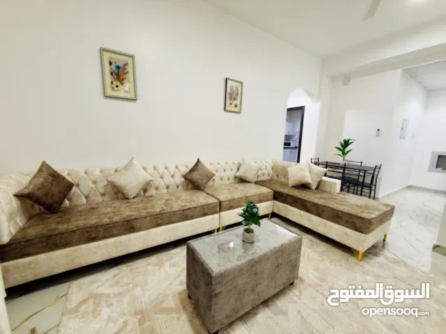 G2- للايجار الشهري اول ساكن شقة مفروشة غرفة وصالة  في عجمان الراشدية 3 قرب الكورنيش بناية عائلات فقط