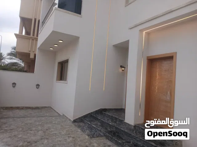 400 m2 More than 6 bedrooms Townhouse for Sale in Tripoli Souq Al-Juma'a