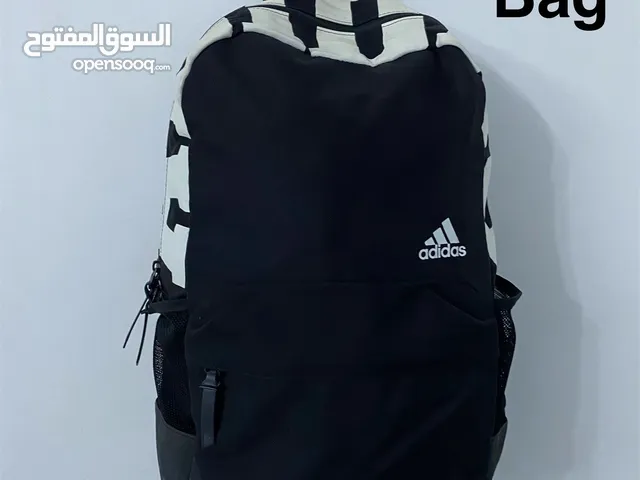 شنتة ظهر اديداس adidas اصلية مميزة جدا حال الوكاله