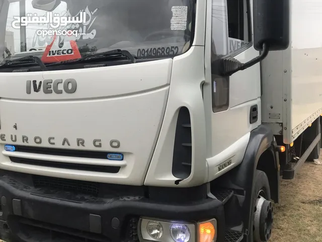 Refrigerator Iveco 2006 in Tripoli