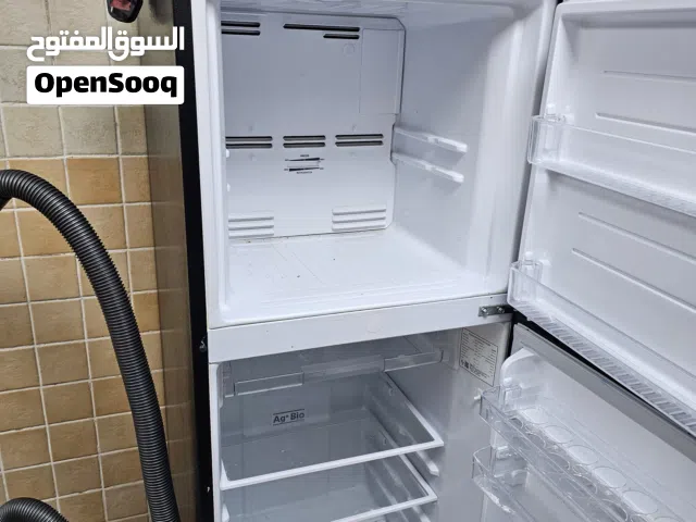 ثلاجه للبيع بداعي السفر