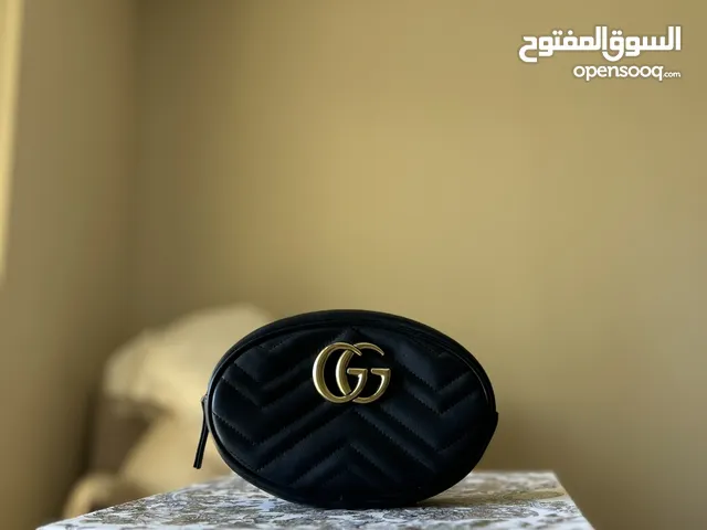 Gucci bag color black hand bag best quality rich gold color ( recommended )
