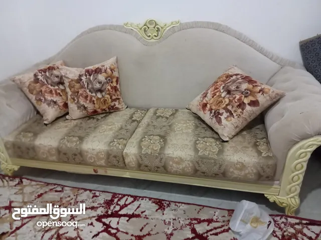 كنبه 3متر ممتازة ومش مكسورة