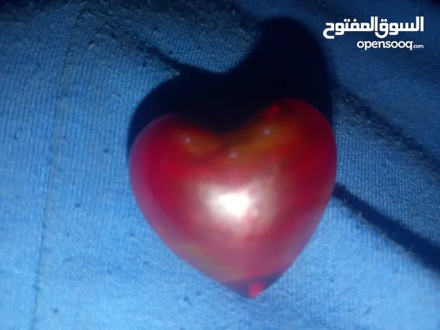 حجر كريم على شكل قلب