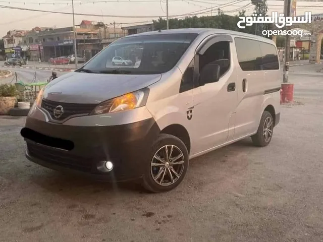 نيسان ان في 200