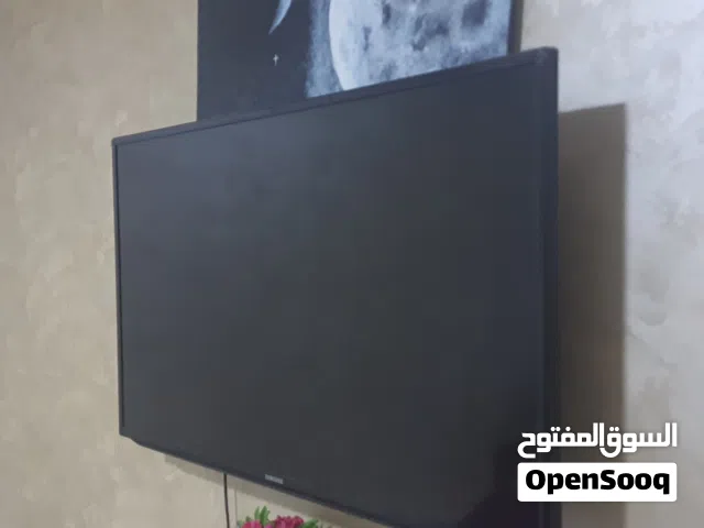 31.5 Samsung monitors for sale  in Salt