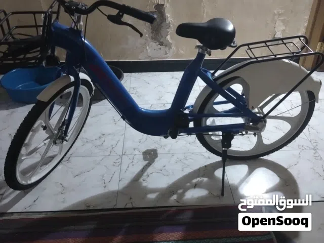 دراجة هوائية شحن للبيع حجم 26 بطارية ليثيوم بحالة جيدة الدراجة نظيفه جدآ اخت الجديدة