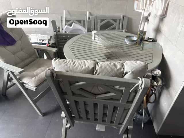 طاولة خشب واربع كراسي من ايكيا
