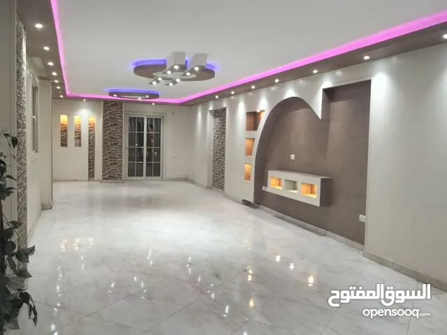 200 m2 3 Bedrooms Apartments for Rent in Giza Haram