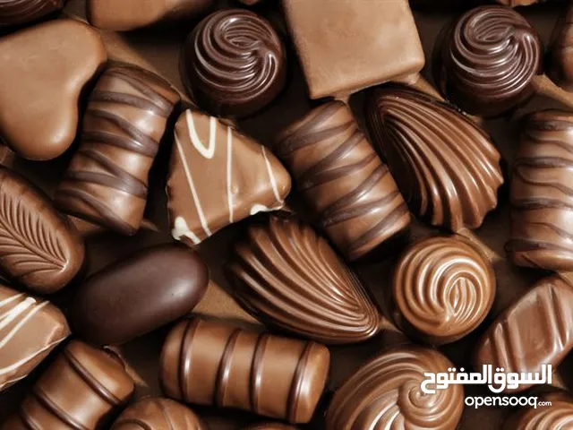 مطلوب مستثمر لإنشاء مصنع شوكولاتة وحلويات للتوزيع بالجملة