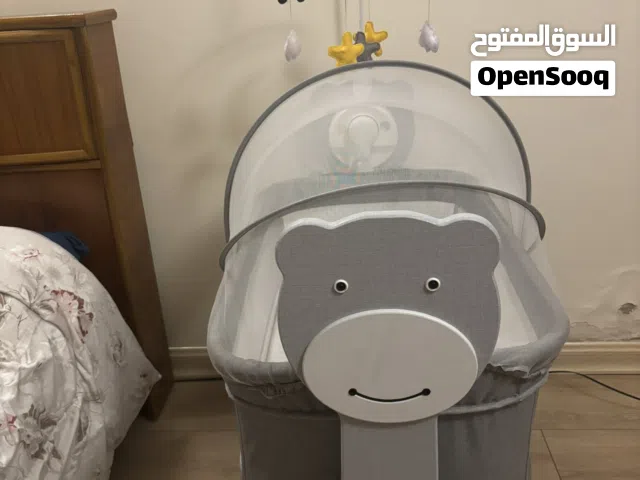 سرير طفل هزاز