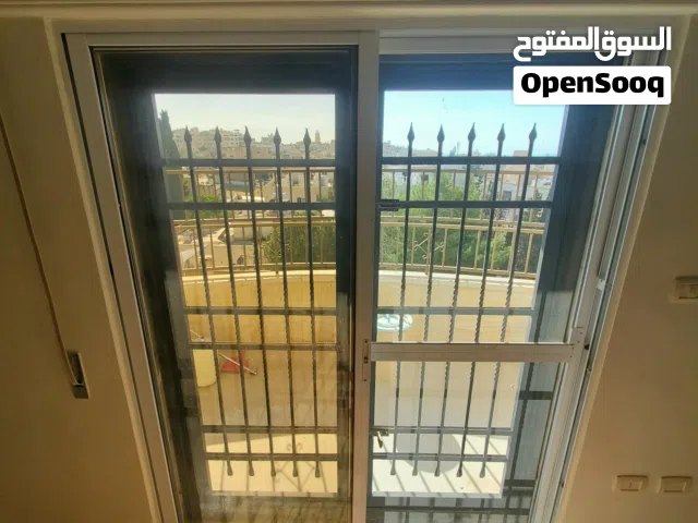 باب ألمنيوم سحاب (سلايد) بحالة ممتازة جداً 180×220  Premium Aluminum Sliding Door for Sale