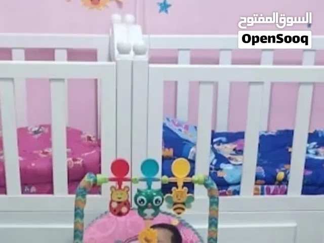 بيع سرير وخزائن وكراسي طعام وجهاز تعقيم  لوازم حضانة أطفال