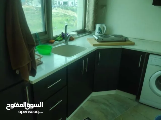 استوديو مفروش للايجار عين منجد قرب وزارة الخارجية