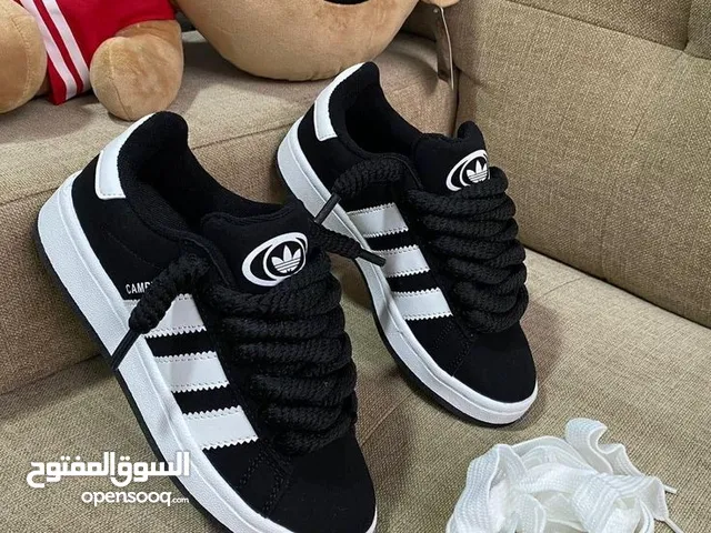 اديداس كامبوس اسود مشتعمل 3 مرات نضيف و معكم و بشكل حلو بالون الاسود