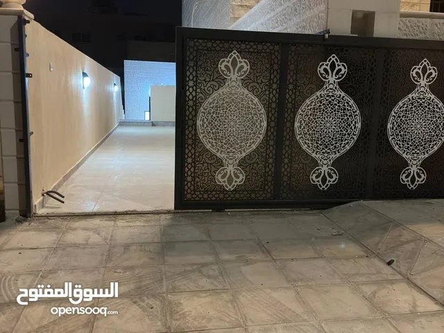 203 m2 4 Bedrooms Apartments for Sale in Aqaba Al Sakaneyeh 5