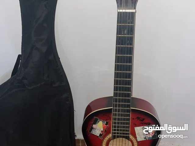قيتار كلاسيك للبيع استعمال نظيف