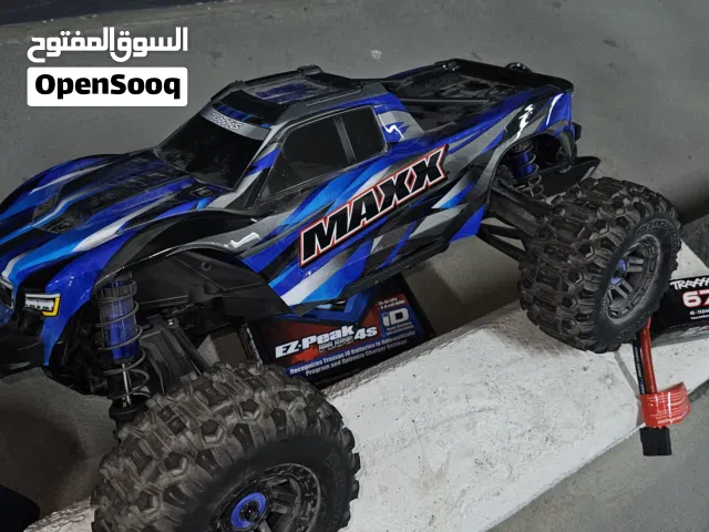 Traxxas Maxx with Traxxas charger battery and controller all orginal
