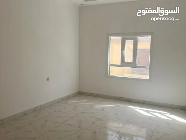 300 m2 4 Bedrooms Villa for Rent in Muscat Al Maabilah