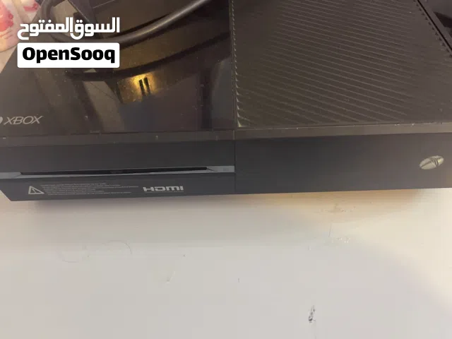 Xbox ون مستعمل عليه ألعاب كثيرة قوية