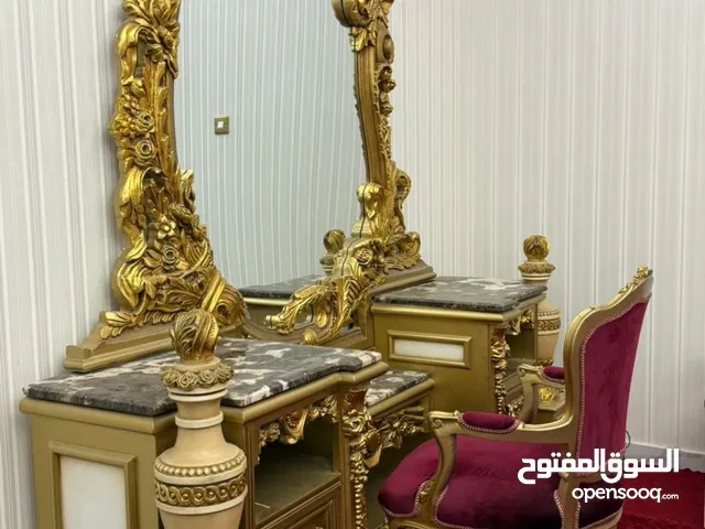 تسريحة مع كرسي ..