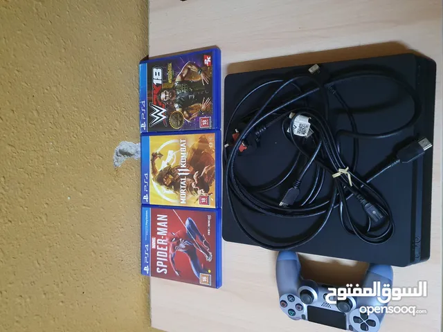 Playstation 4 500gb Good working condition with 1 controller and 3 game cd Negotiable