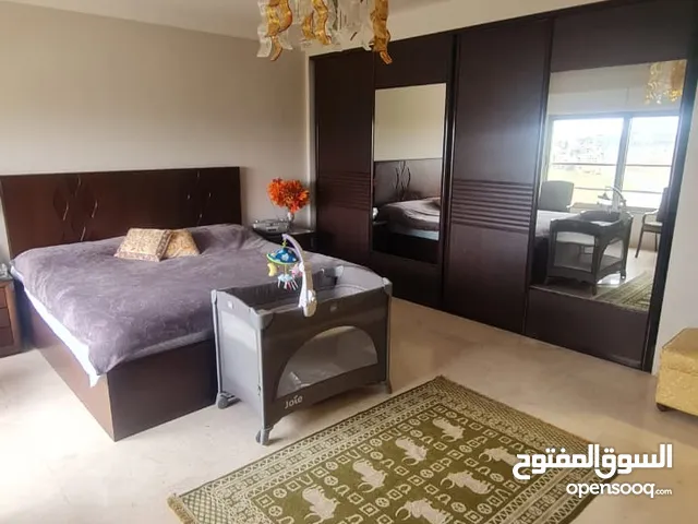 شقة طابقية فارغة للبيع في عبدون - ref : 14576