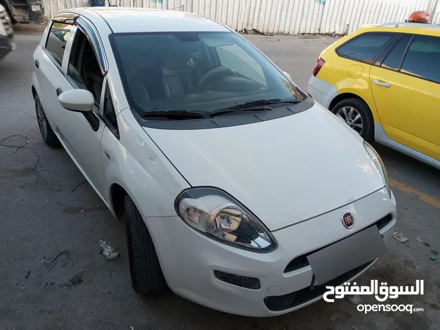 سيارة فيات جراند بونتو 2015 بحالة جيدة جدا