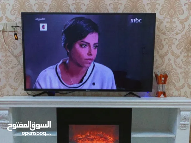طاولة مع دفايه