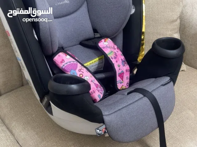 مقعد اطفال للسيارة جديد مافيه مشاكل ونضيف