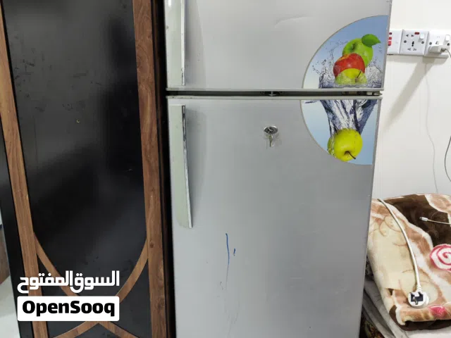 ثلاجه نضيفه جدا للبيع