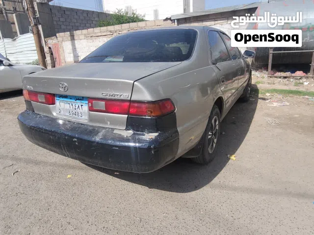2000 تويوتا كامري GL