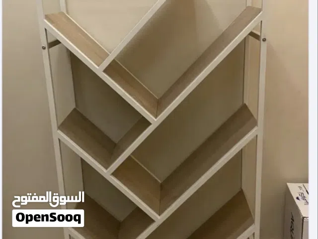 مكتبه نظيفه ب100 قابله للتفاوض تواصل خاص