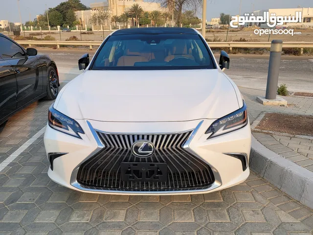 Lexus ES 2021 in Abu Dhabi