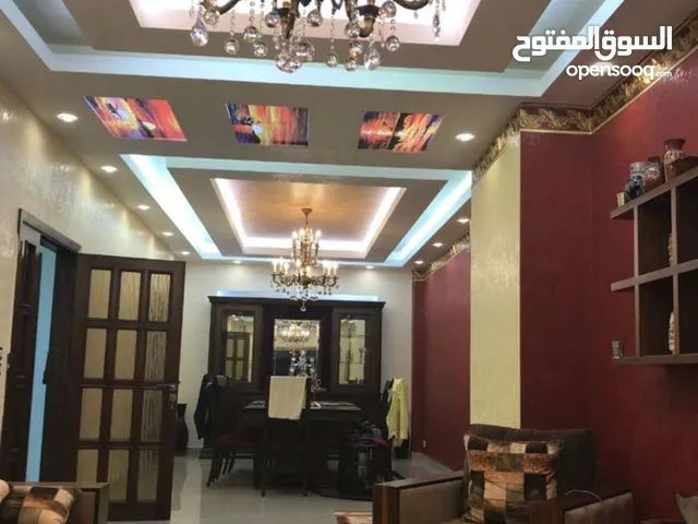 شقه للبيع في الجيه مطله عالبحر واتستراد