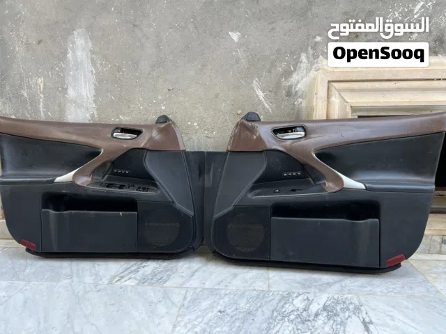 فودرة ابواب تامة بحالة ممتازه لكزس is250
