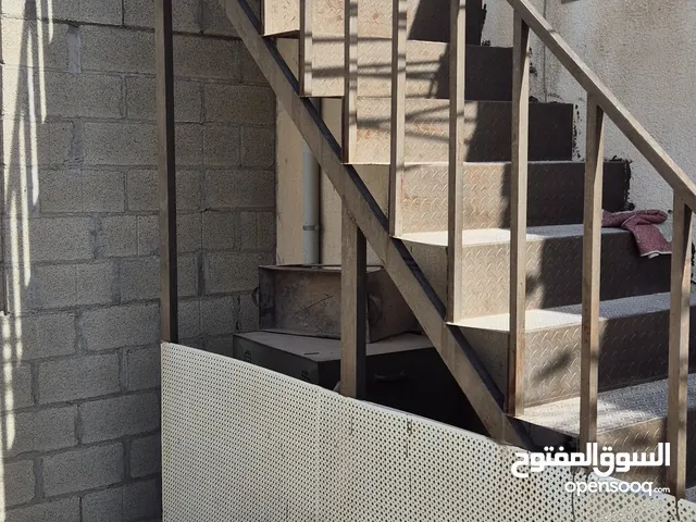 درج حديد خارجي