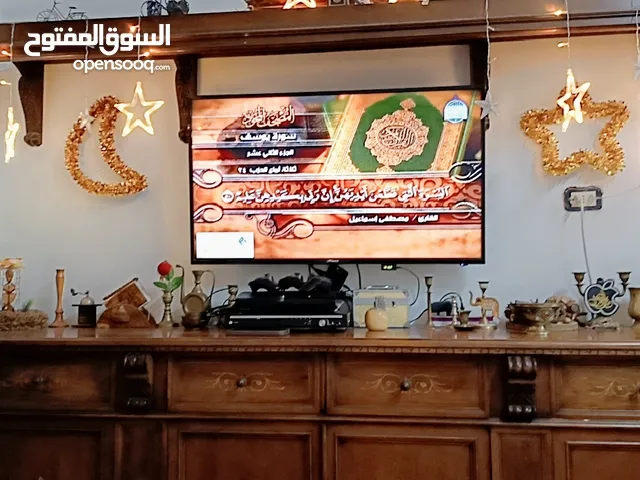 دنسوار زان خليجي قطعتين حجم كبير اربع كمودينات من تخت واربع دروج ثقيل ومرتب
