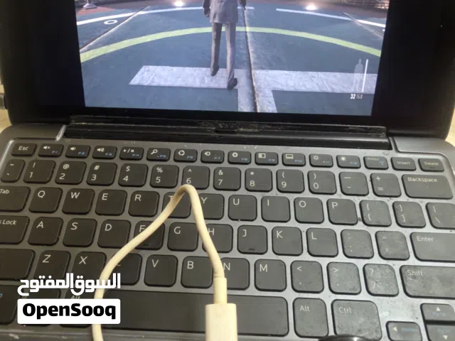 ماوس werless و يد تحكم اصلية وصلة typc to hdmi  وشاحن اصلي كلهم مجانا مع الحاسوب ومع الالعاب 300درهم