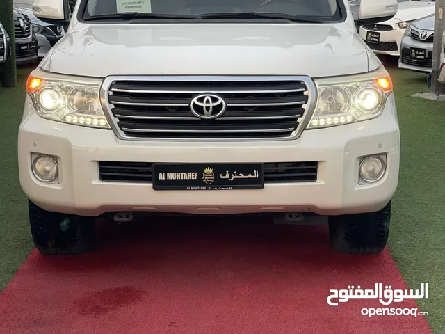 ستيشن 2015-GXR-V8-4.6-رقم واحد-خليجي من المالك الأول-مفتاحين الوكاله-جلد اصلي -3شاشات-فتحه سقف-دفلوك