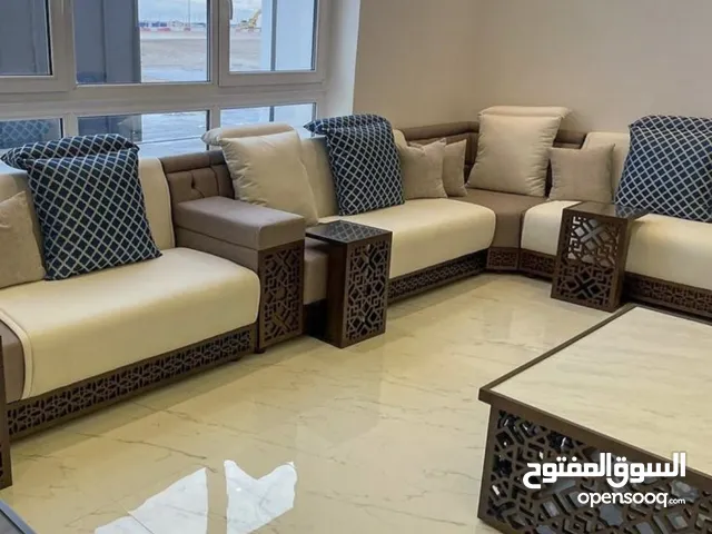 نحن شركة المرهف للمفروشات متخصصون بي تفصيل المجالس العربية والمغربية والتركيةو كنب المودرن الأمريكية