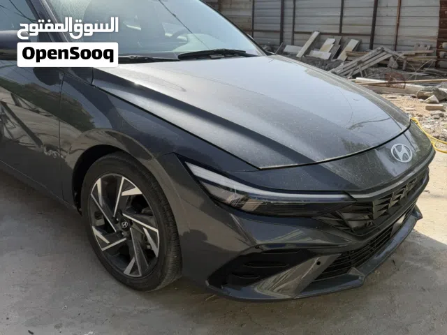 2024 هيونداي افانتي Limited