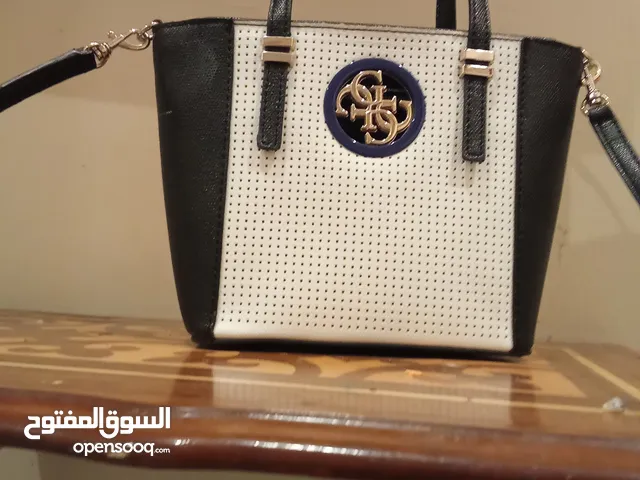 شنطه guess شبه جديده